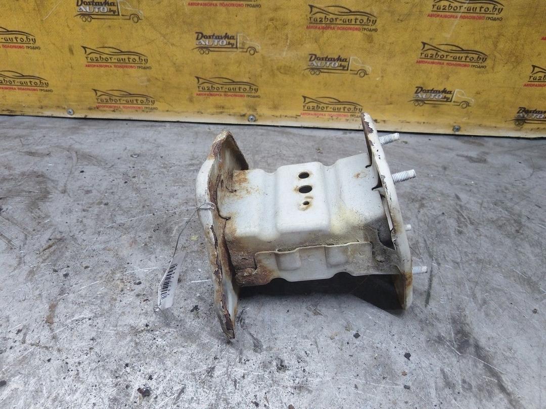 Кронштейн усилителя бампера переднего (Домик) QL1Z0T Nissan Note купить в магазине запчастей бу