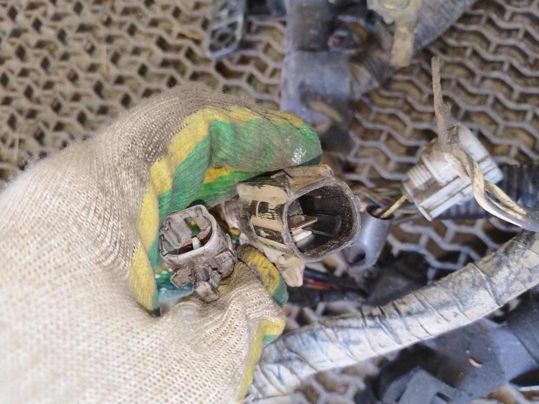 Проводка двигателя 2YM35C Toyota Avensis undefined