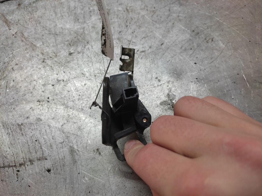 Замок багажника IR87EV Skoda Fabia купить с доставкой