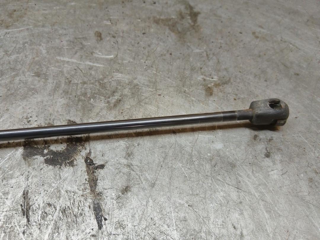 Амортизатор крышки багажника (3-5 двери) U88BWV Nissan Micra - Фото 3