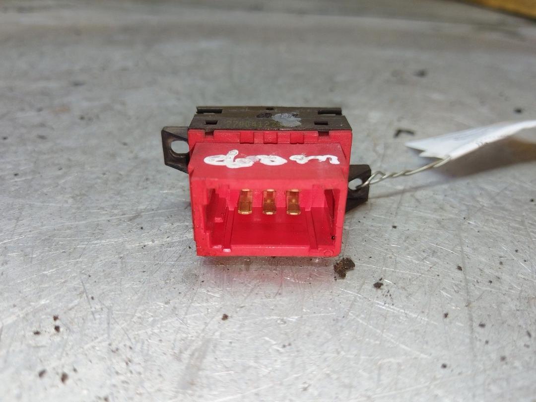 Кнопка стеклоподъемника переднего правого TT4DZD Renault Safrane - Фото 2