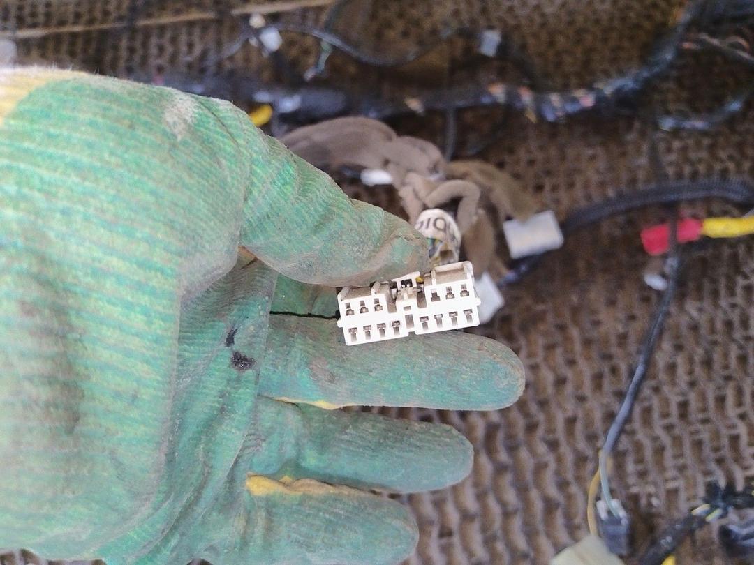 Проводка салона HUC767 Mitsubishi Carisma - Фото 22