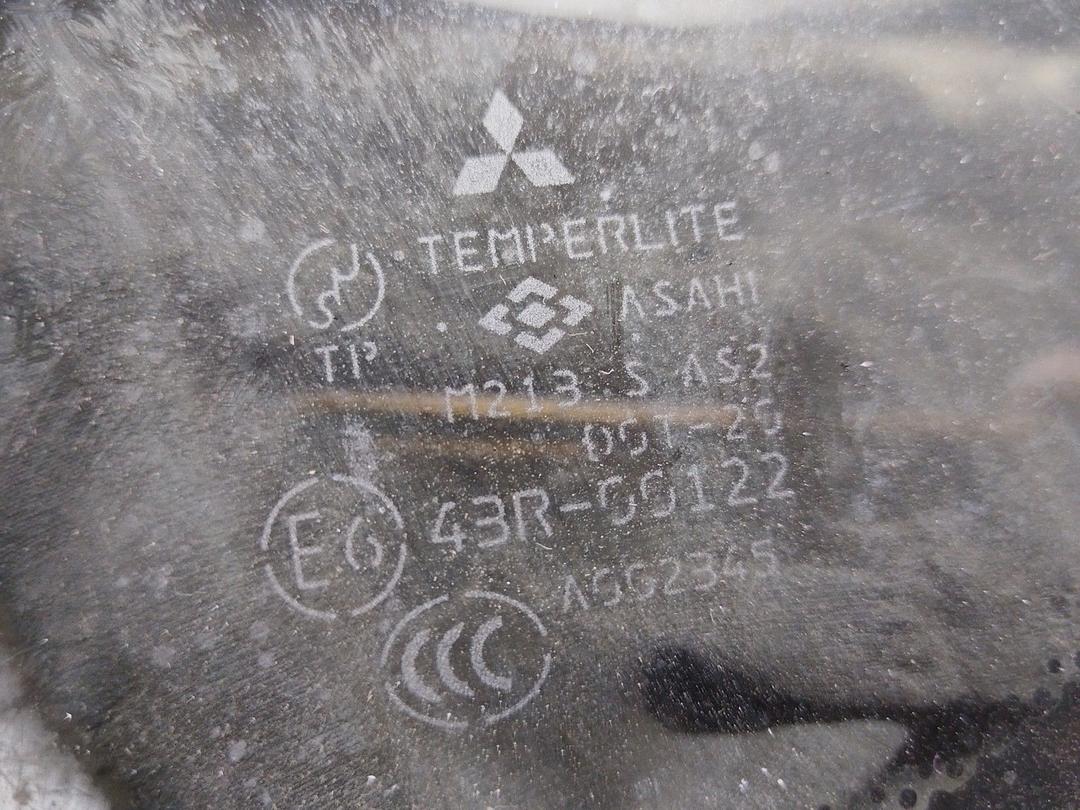 Стекло кузовное боковое левое 9N13TE Mitsubishi Grandis undefined