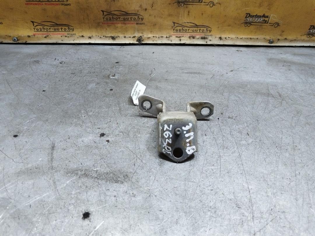 Петля двери задней правой WLCU2T Mazda 3 купить