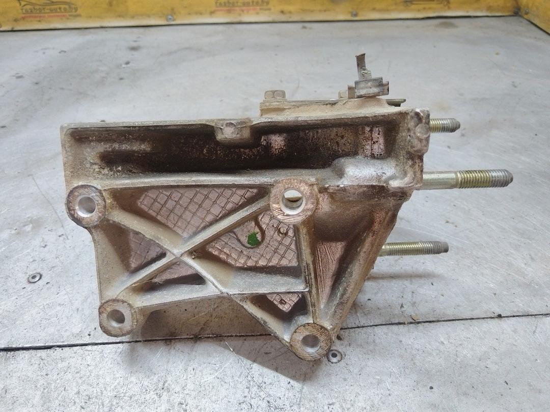 Кронштейн двигателя HN4HZW Citroen Xsara купить