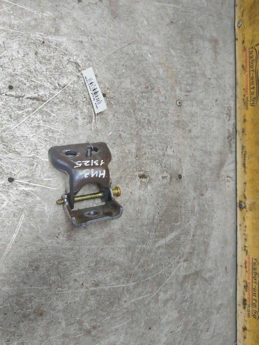 Петля двери передней правой UQ8U40 Peugeot 407 купить в магазине запчастей бу