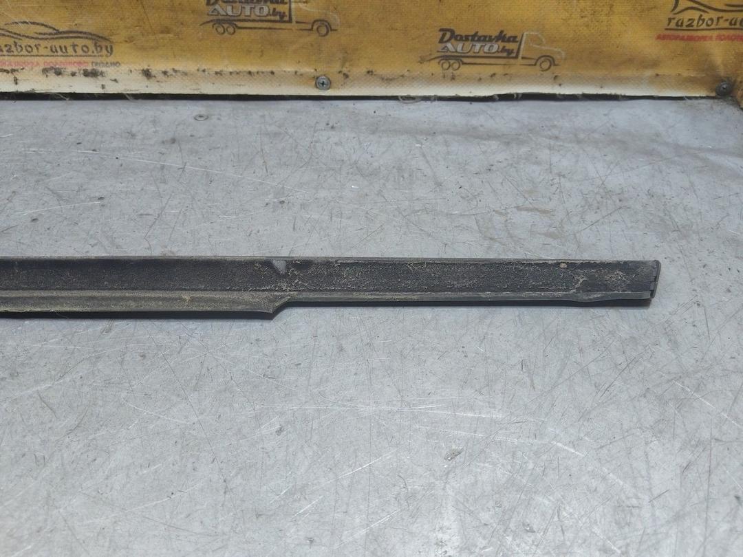 Молдинг стекла двери задней левой наружный E6BUFH Renault Laguna купить на авторазборке