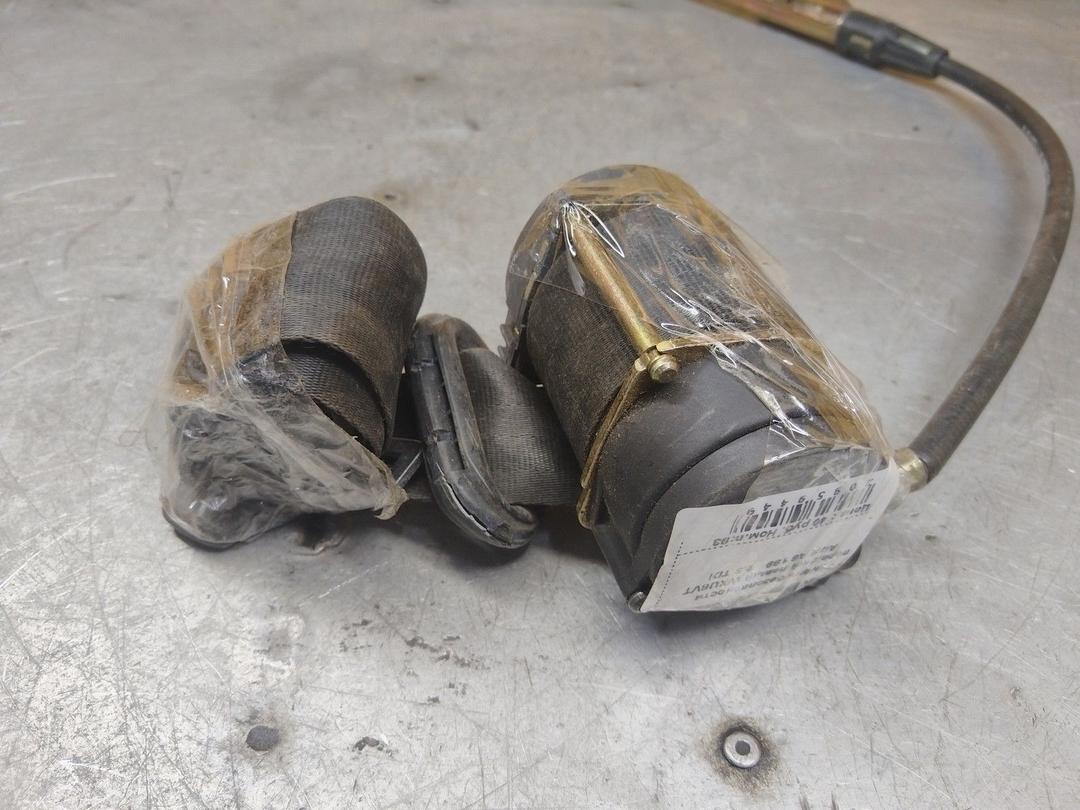 Ремень безопасности передний левый WXU6VT Audi 100 купить