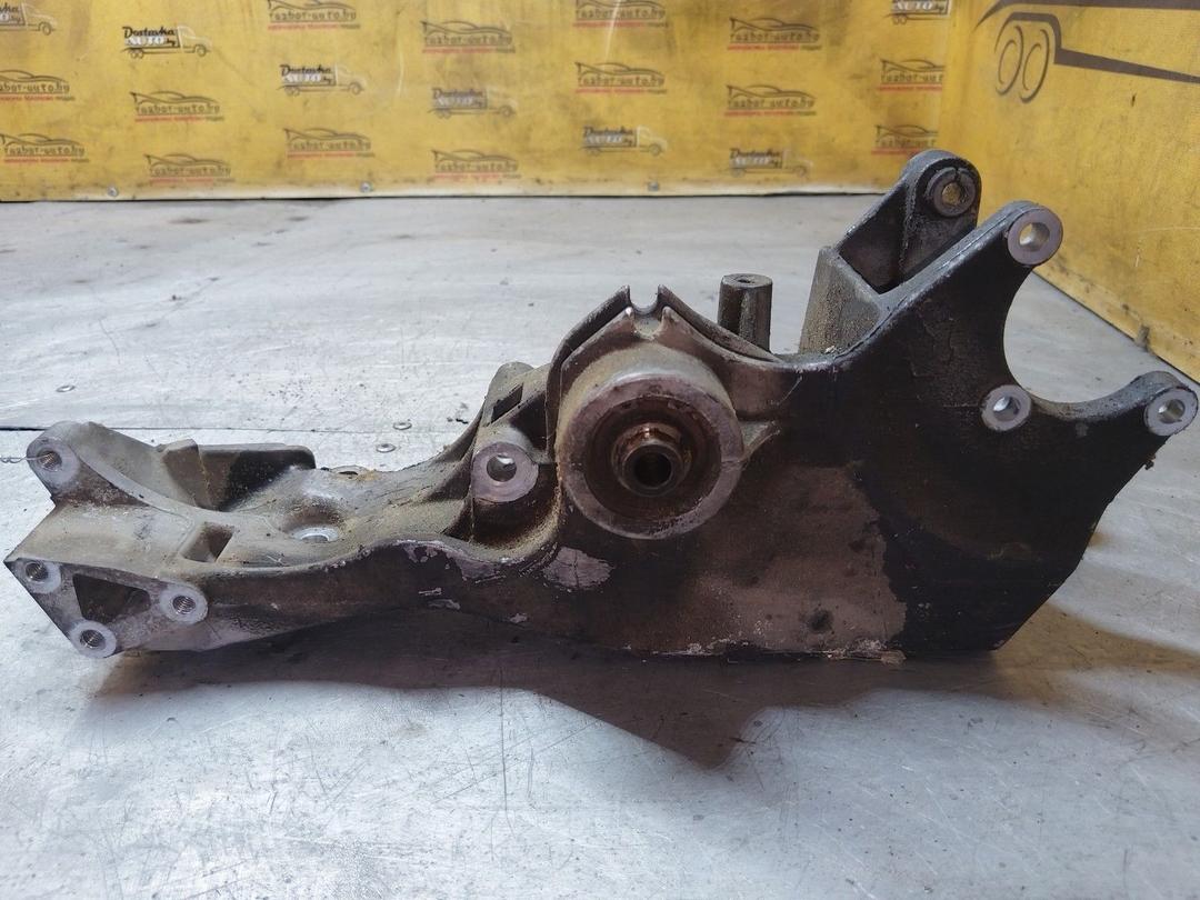 Кронштейн вискомуфты T93FVL Volkswagen Passat - Фото 2