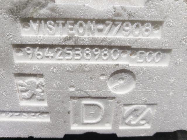 Обшивка двери передней правой (дверная карта) EFA43P Peugeot 206 купить на авторазборке