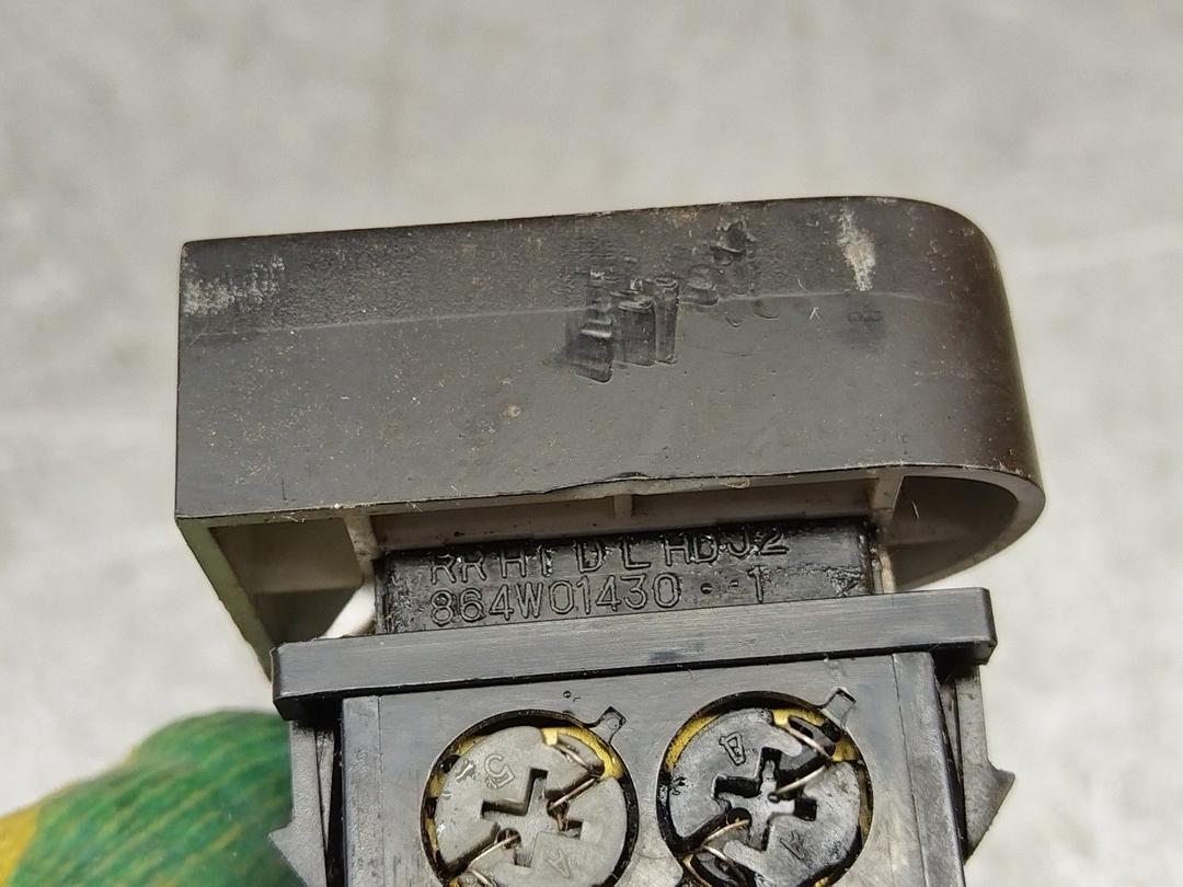 Кнопка подогрева заднего стекла 5D7OOB Hyundai Lantra - Фото 4