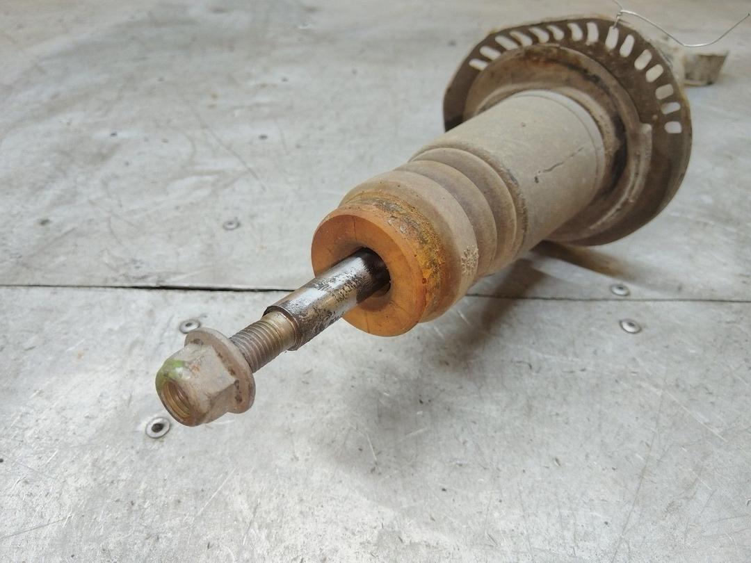 Амортизатор передний левый 9D8QO9 Audi A4 купить