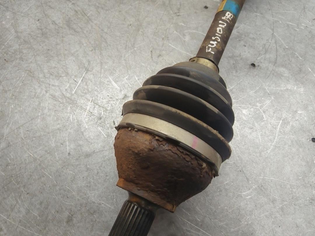 Полуось передняя правая (приводной вал, ШРУС) RPYW5M Ford Fusion купить