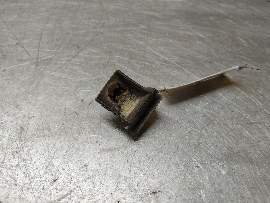 Кронштейн крепления бампера заднего Y8YNGK Nissan Almera - Фото 1