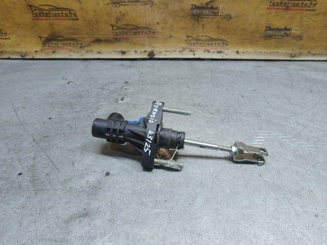 Цилиндр сцепления главный 4B4LHU Toyota Avensis купить на авторазборке