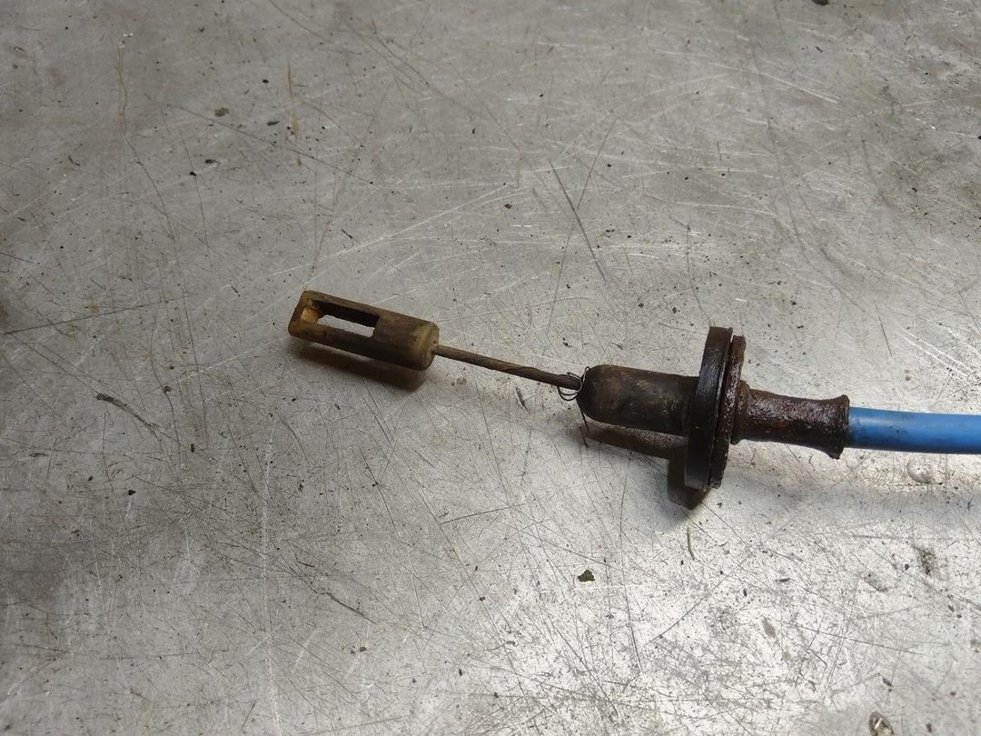 Трос сцепления Z7Z136 Audi 80 купить в магазине запчастей бу