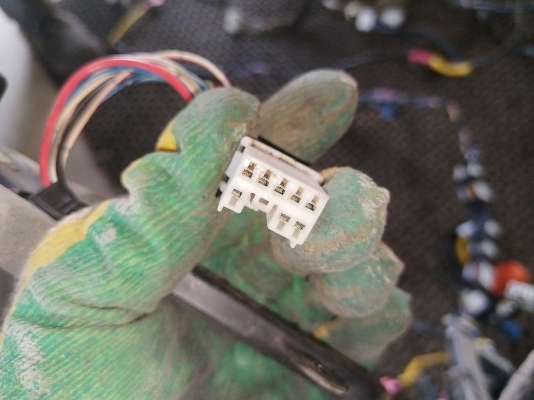 Проводка салона HUC767 Mitsubishi Carisma купить на авторазборке