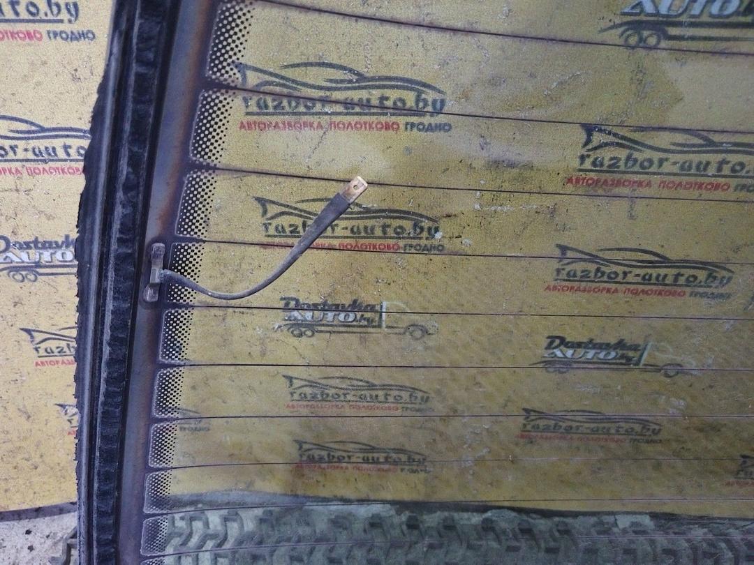 Стекло заднее R8KURM Volkswagen Golf купить на авторазборке