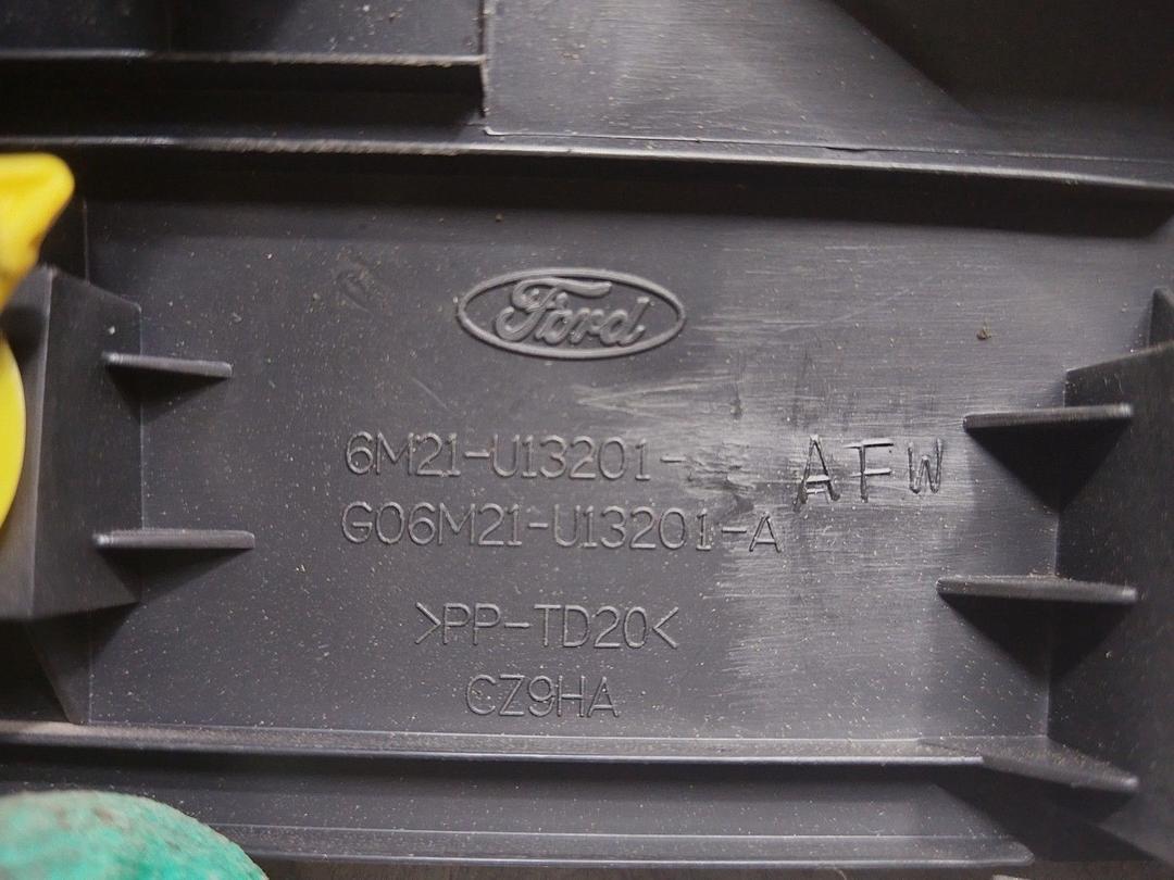 Накладка на порог внутренняя передняя левая 8RH218 Ford Mondeo купить в магазине запчастей бу