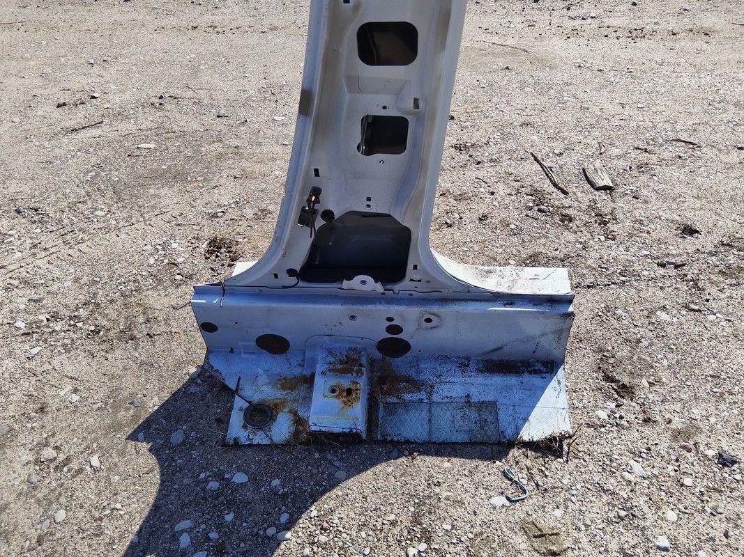 Стойка кузовная центральная правая LSS12V Nissan Note купить на авторазборке