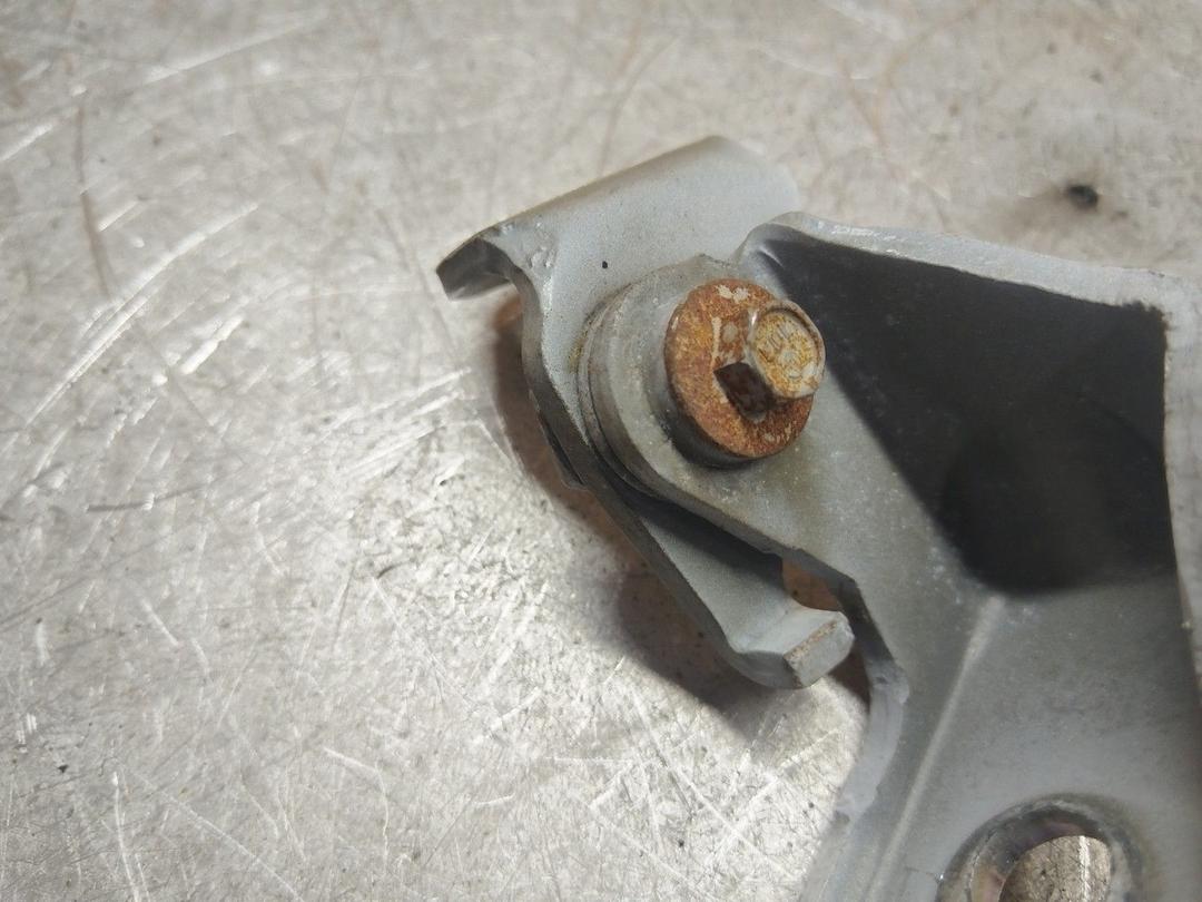 Петля двери передней левой UBMAOJ Ford Fusion undefined