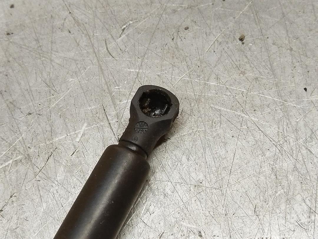 Амортизатор крышки багажника (3-5 двери) T4X907 Peugeot 607 - Фото 2