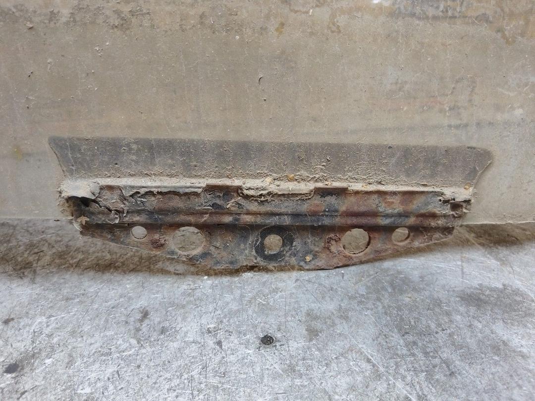 Стекло двери передней правой 6Y52R5 Audi 100 купить