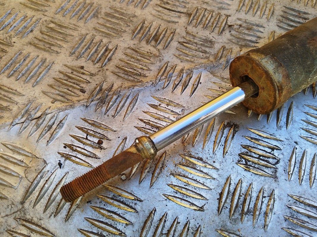 Амортизатор задний левый 8LPKC3 Toyota Avensis - Фото 4