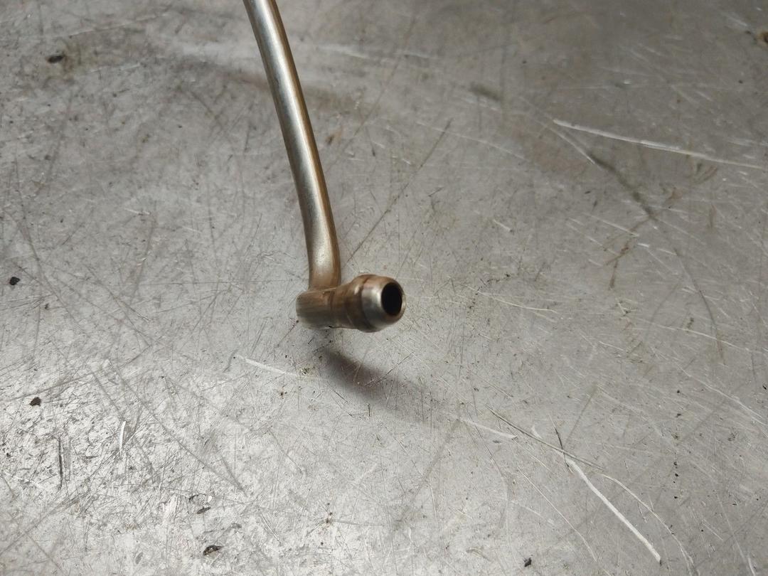 Масляная трубка турбины RFAENJ Volkswagen Touran купить с доставкой