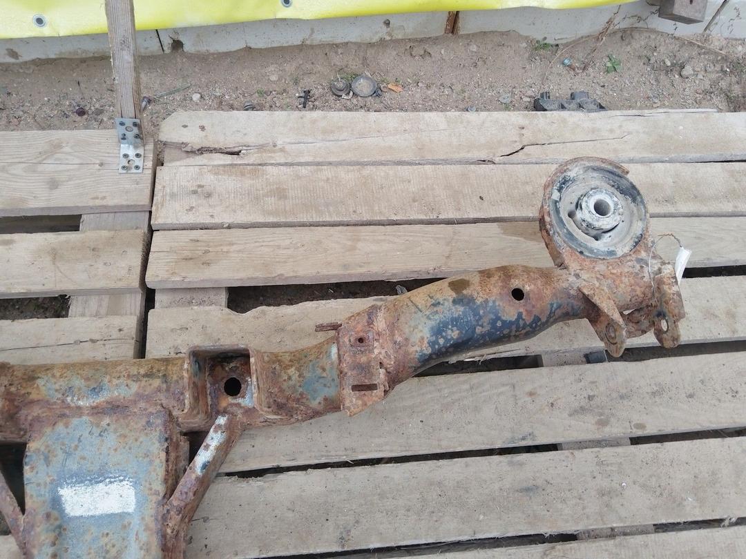 Балка подвески задняя NBY88R Ford Galaxy undefined