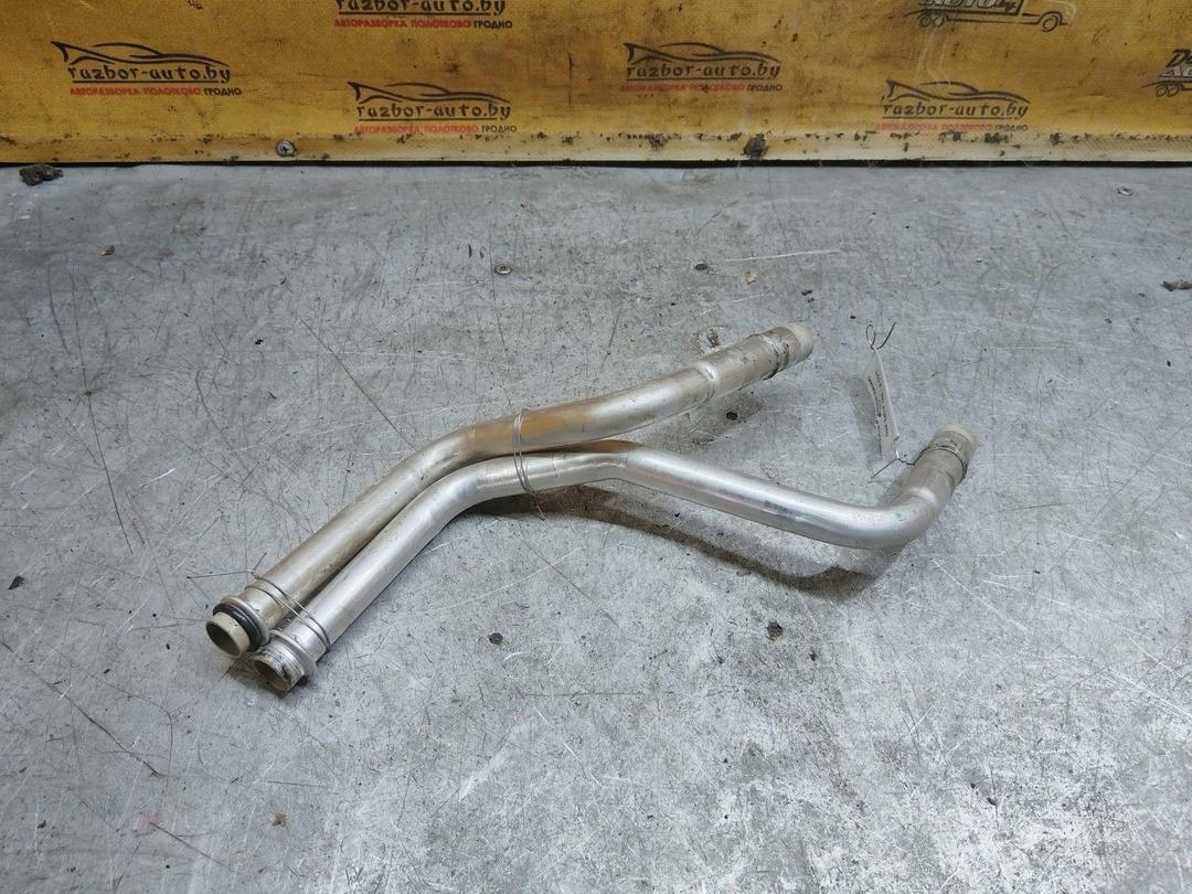 Патрубок отопителя (печки) RJI17Y Opel Zafira