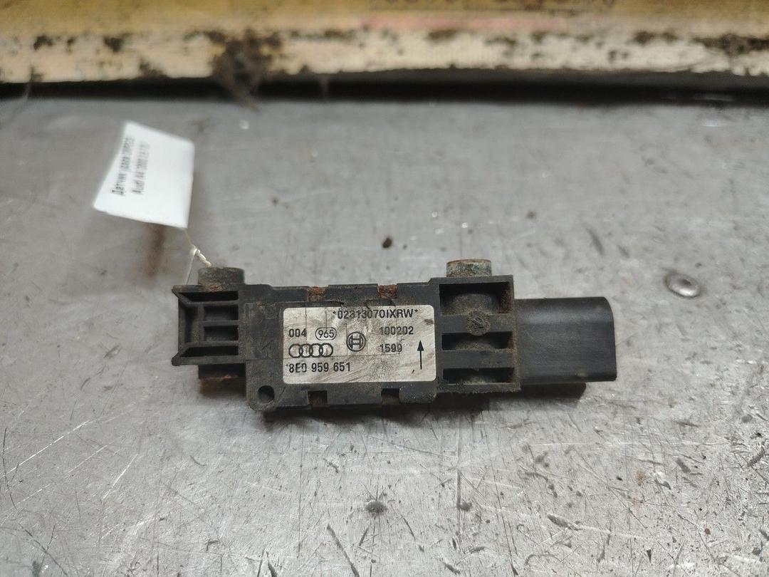 Датчик удара 2MP2CS Audi A4 - Фото 1
