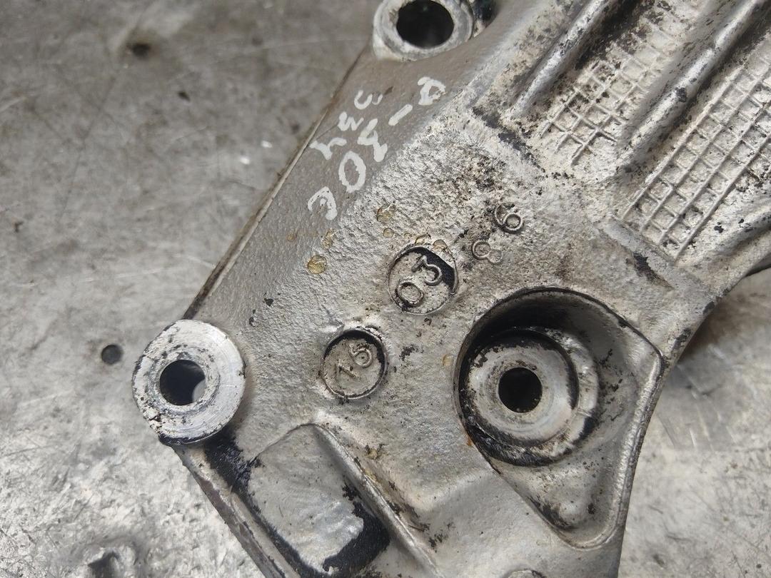 Кронштейн двигателя 460IET Peugeot 306 купить в магазине запчастей бу