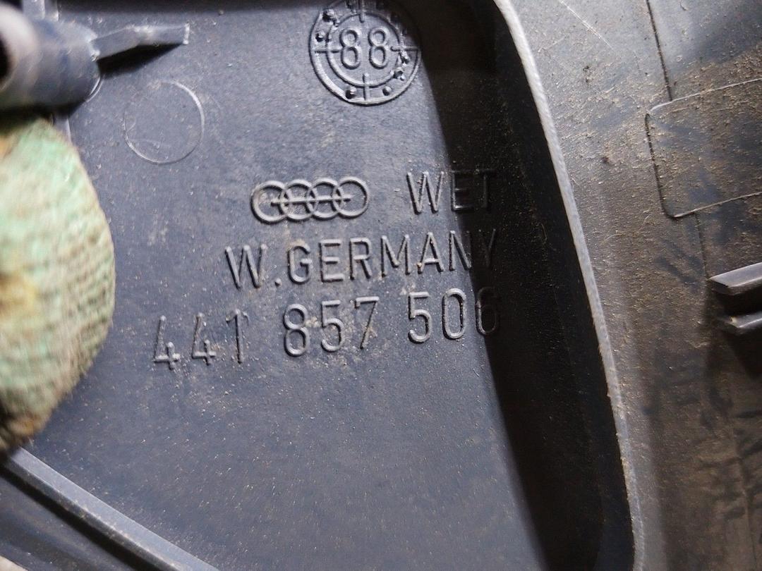 Накладка крыла (уголок зеркала) переднего правого G3Z51L Audi 100 купить с доставкой