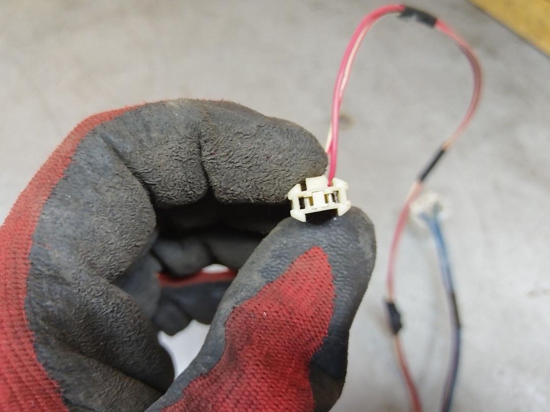 Проводка двери передней правой 61LFG1 Toyota Avensis купить в магазине запчастей бу