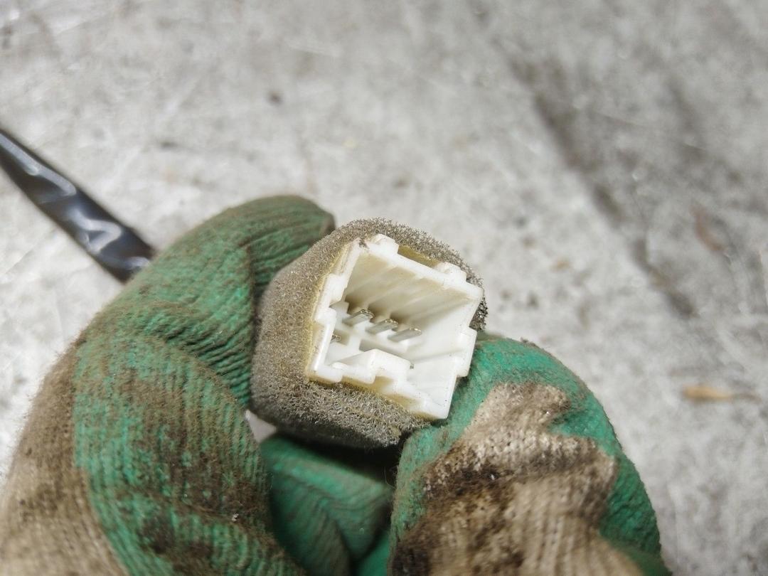 Кнопка стеклоподъемника заднего левого 3BZKQW Subaru Forester купить