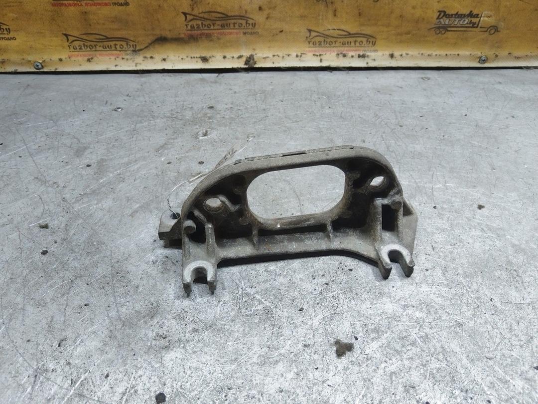 Кронштейн КПП 3JQ0Y3 Renault Scenic купить с доставкой