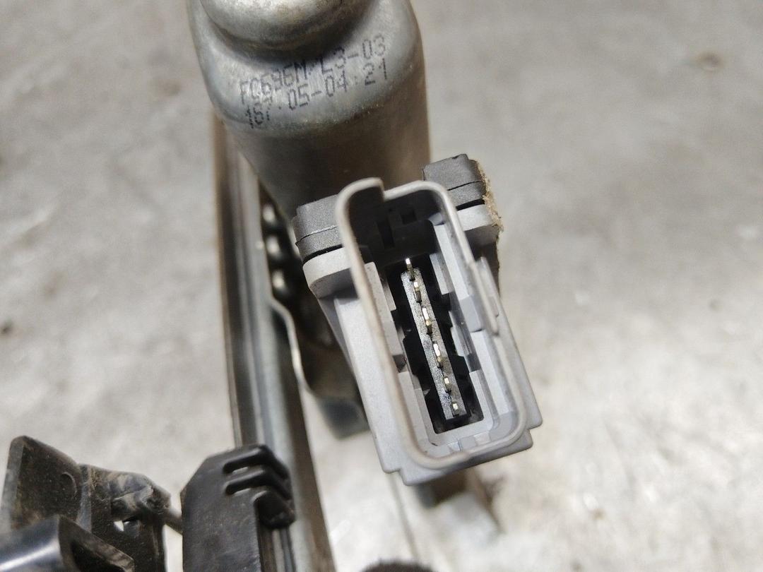 Стеклоподъемник электрический передний левый E8DLC1 Citroen C3 купить в магазине запчастей бу