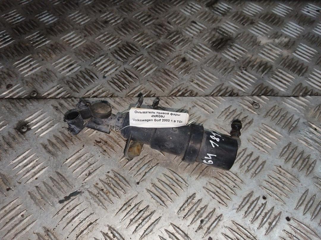 Омыватель правой фары 4NRG9J Volkswagen Golf