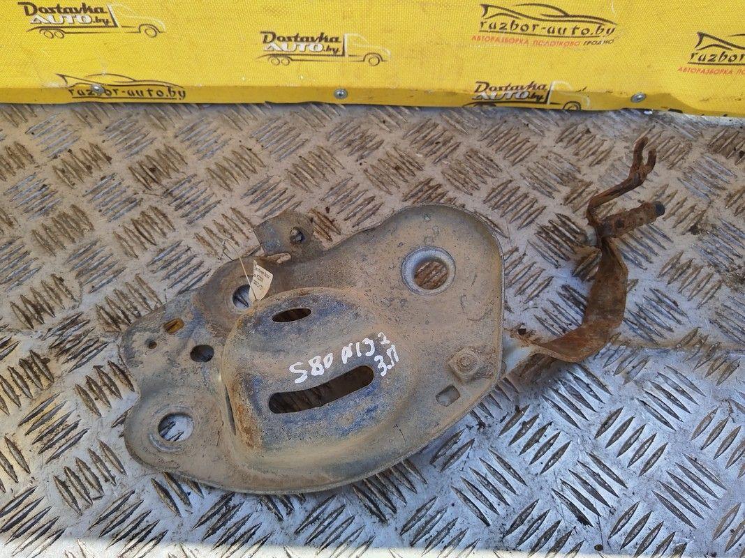 Кронштейн крепления балки подвески PZZ20W Volvo V70 - Фото 1