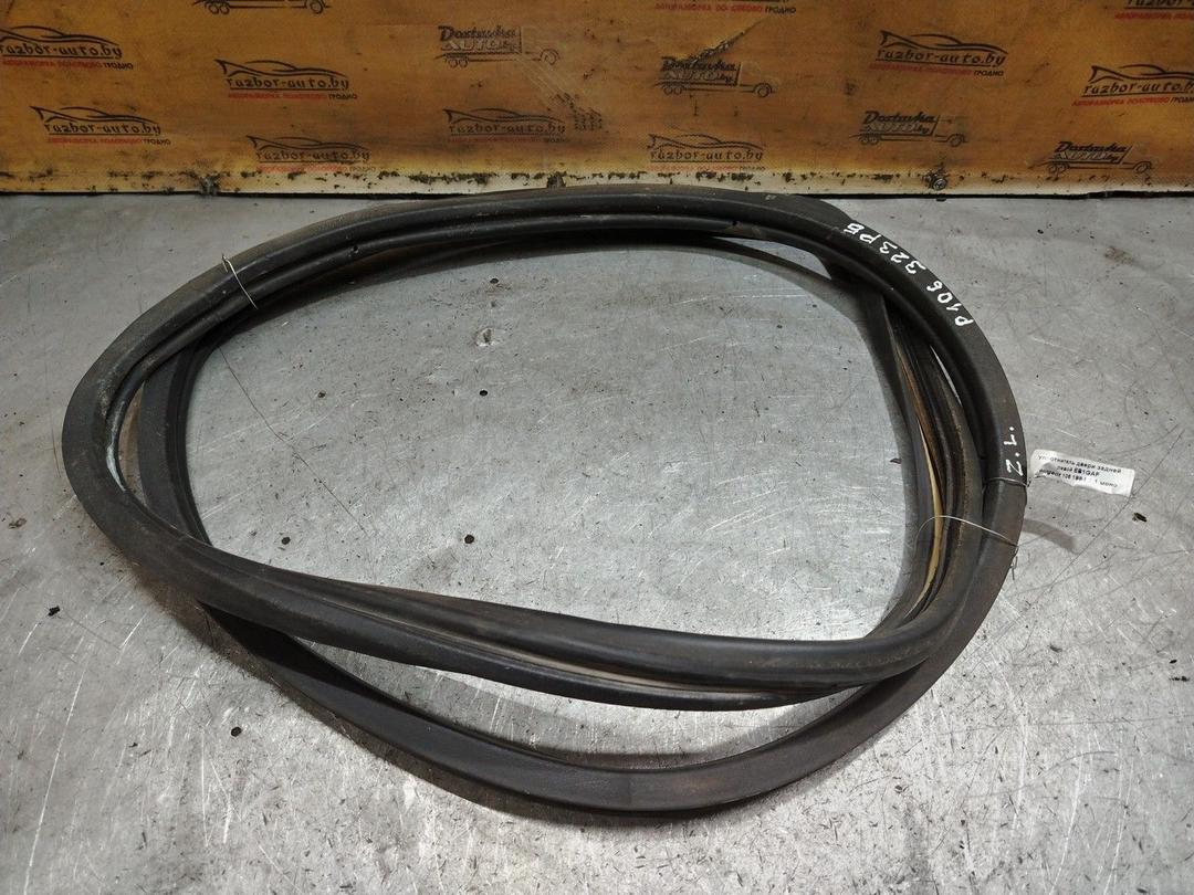 Уплотнитель двери задней левой EB1GAF Peugeot 106 - Фото 1