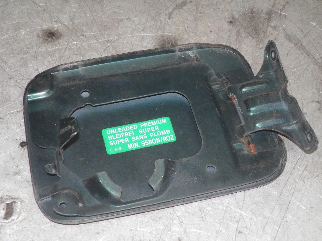Лючок топливного бака 7YLZ8F Mazda 323F - Фото 2