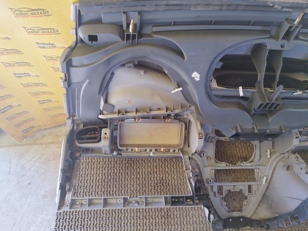 Панель передняя салона (торпедо) DU7KJ1 Citroen Xsara Picasso undefined