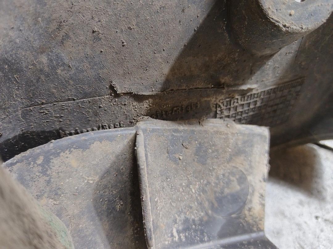 Брызговик URWI7P Toyota Corolla Verso купить на авторазборке