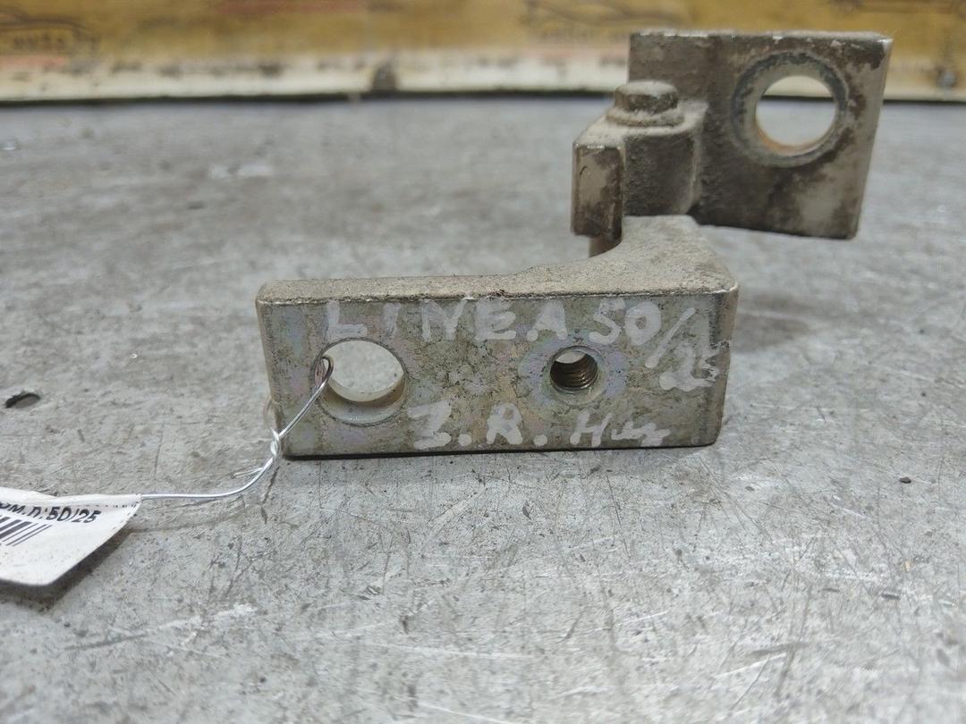 Петля двери задней правой 7E4AI9 Fiat Linea - Фото 5