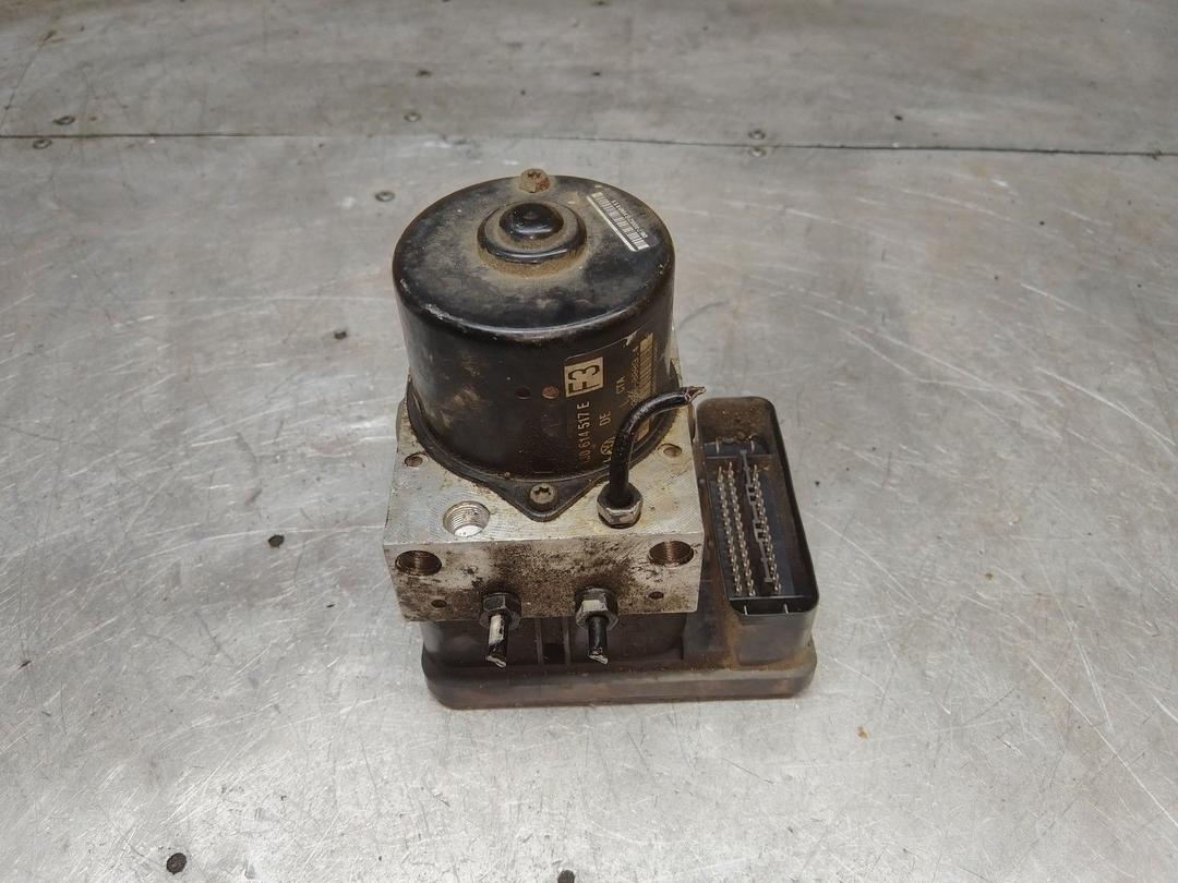 Блок ABS 44230M Volkswagen Golf - Фото 1