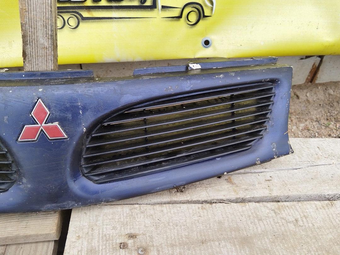 Решетка радиатора SHATQK Mitsubishi Carisma купить с доставкой