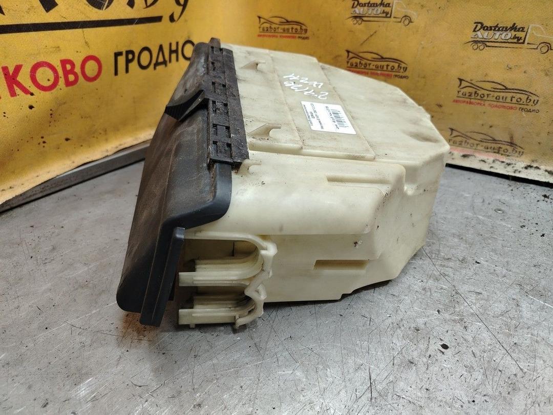 Короб предохранителей Q2RAE4 Mercedes E W211 - Фото 3