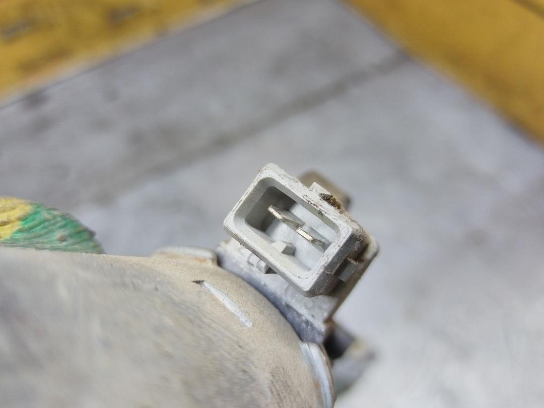 Стеклоподъемник задний левый RNJXW1 Peugeot 806 купить в магазине запчастей бу