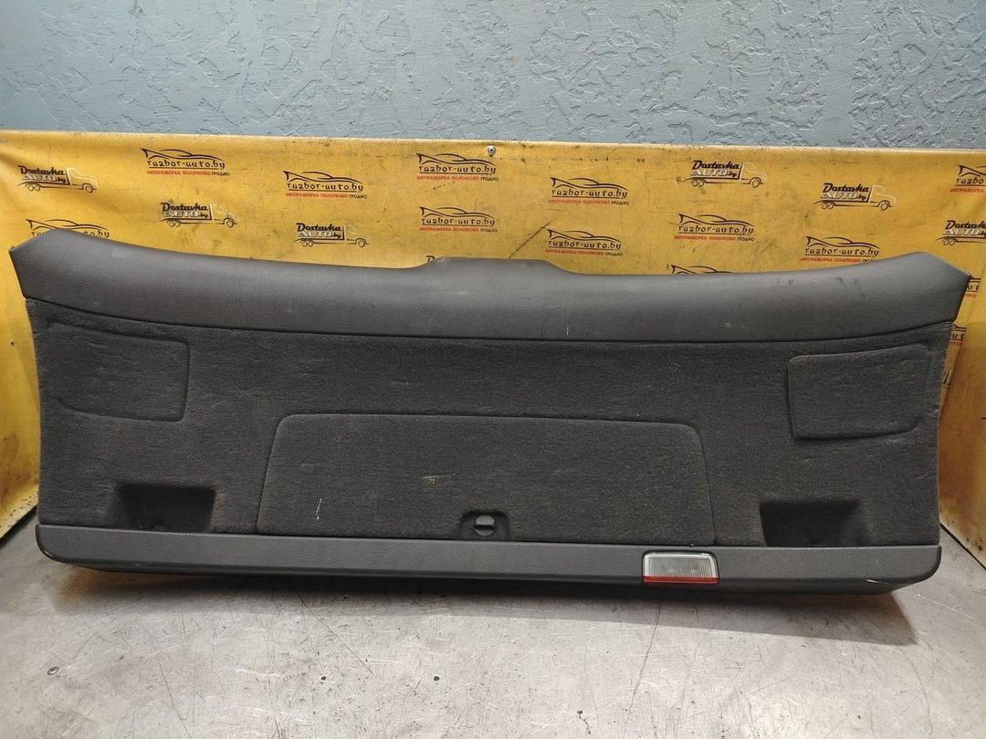Обшивка крышки багажника U1MQAW Audi A4 - Фото 3